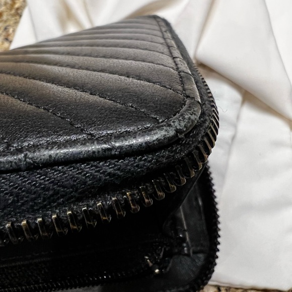 Chanel Wallet - Picture 15 of 17